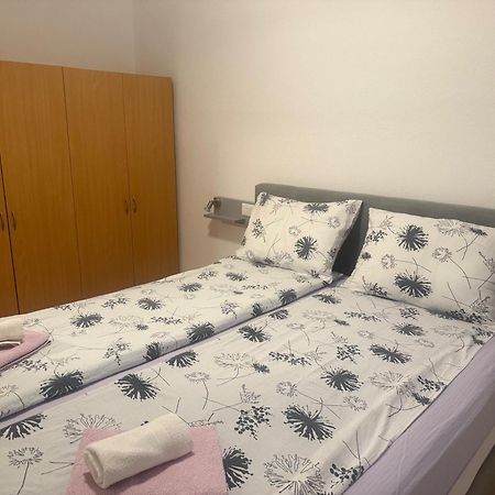 Apartmani Milokanovic Funtana Exterior foto