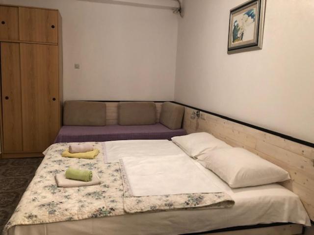 Apartmani Milokanovic Funtana Exterior foto